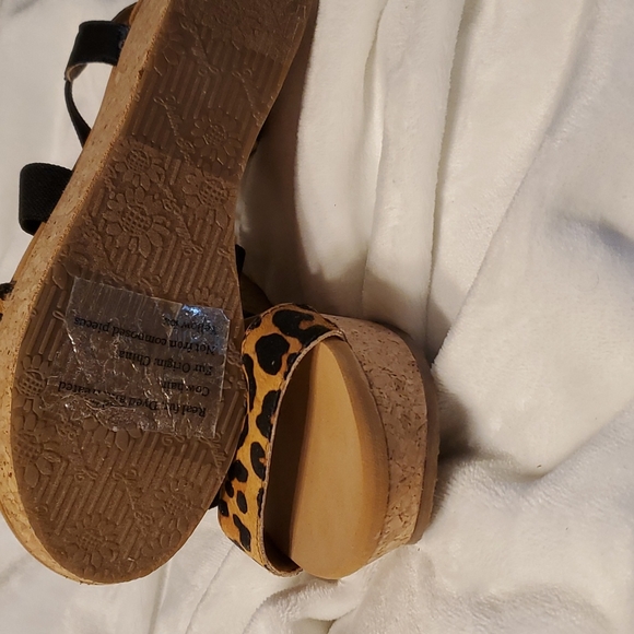 Yellow Box wedge - Picture 2 of 2